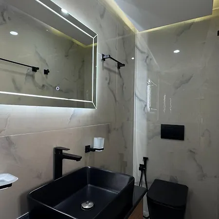 Laura Εξαμίλιο