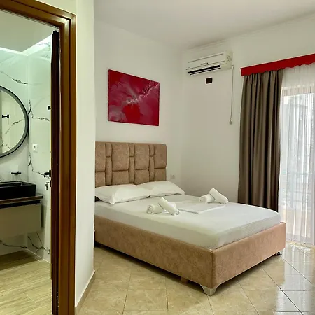 Laura Εξαμίλιο