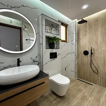 Laura Εξαμίλιο