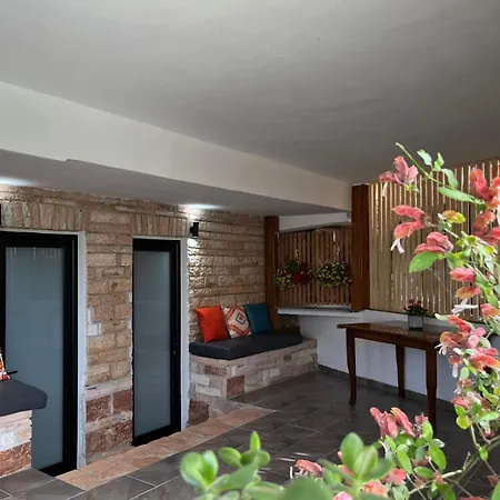 Laura Βίλα Εξαμίλιο