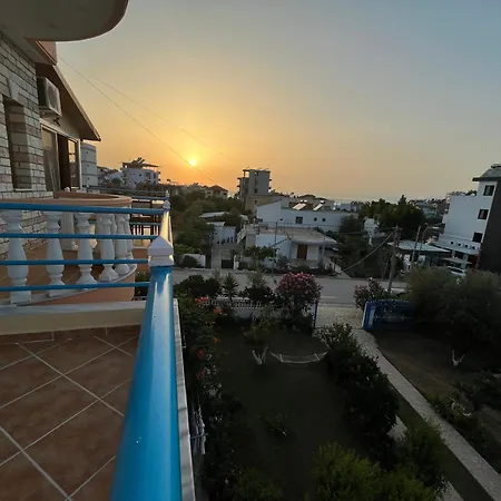 Laura Εξαμίλιο