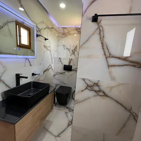 Βίλα Laura Εξαμίλιο